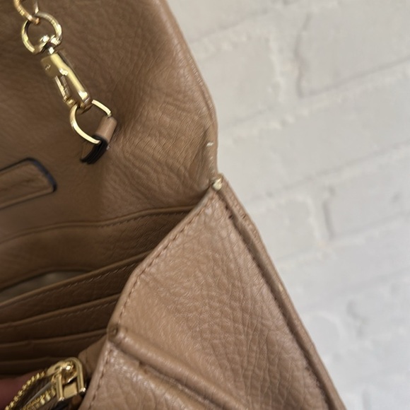 INC Elegant crossbody Tan faux Leather Bag
Fold over adjustable straps - Picture 7 of 8